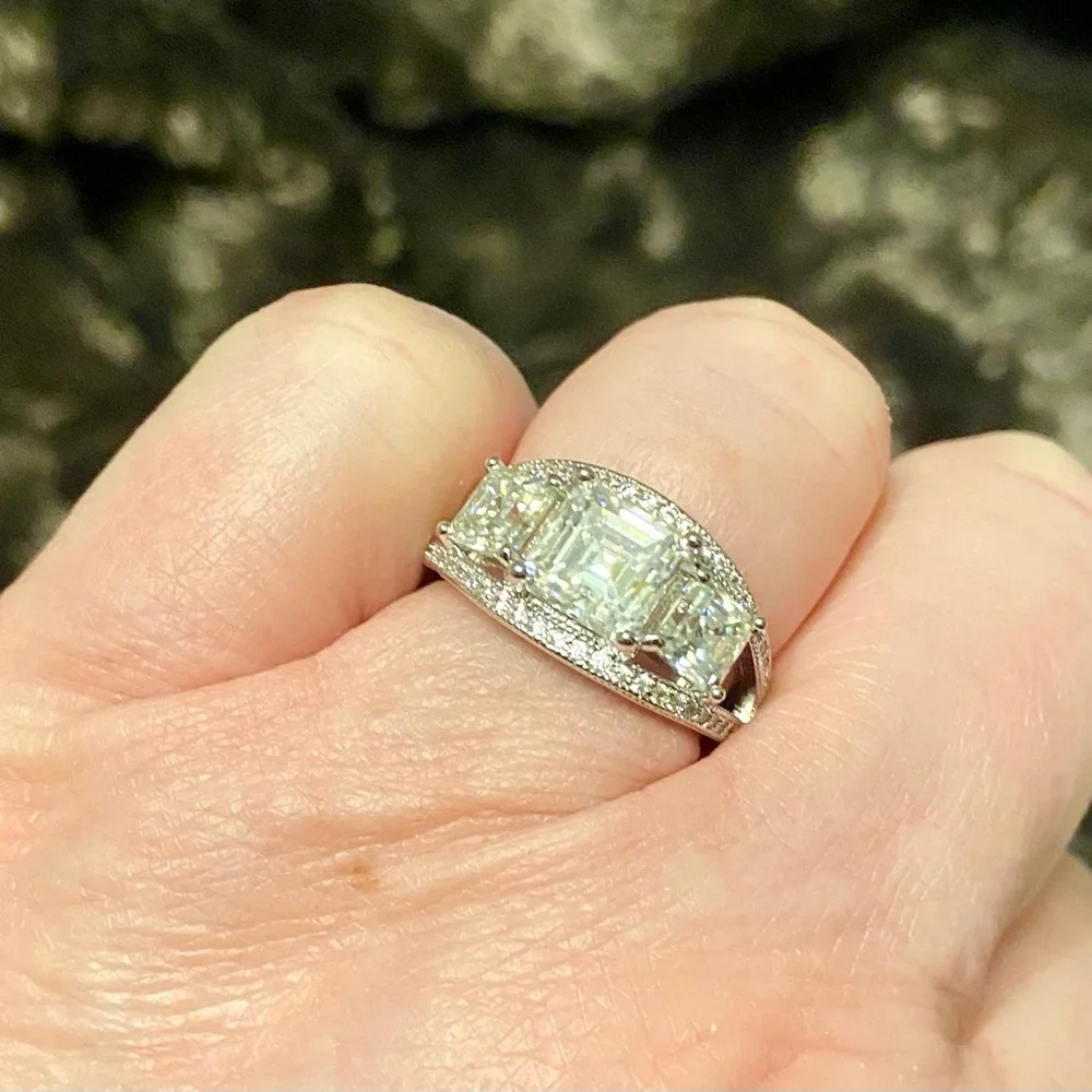 Elegant sterling Silver moissanite Women's Ring size 6 - Picture 3 of 9